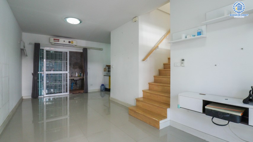 *****ทาวน์เฮ้าส์มือสองย่านนนทบุรี ม. พลีโน่ รัตนาธิเบศร์-ชัยพฤกษ์ ระดับแบรนด์ AP บนเนื้อที่ 18 ตร.ว. ฟังก์ชัน 3 ห้องนอน 2 ห้องน้ำ 1 ที่จอดรถ บ้านพร้อมเข้าอยู่ ที่สุดแห่งทำเลเดินทางสะดวก เชื่อมต่อหลายเส้นทาง ใกล้เซ็นทรัลเวสต์เกต และรถไฟฟ้าสายสีม่วง "สถานีบางพลู" ราคาสุดคุ้ม!